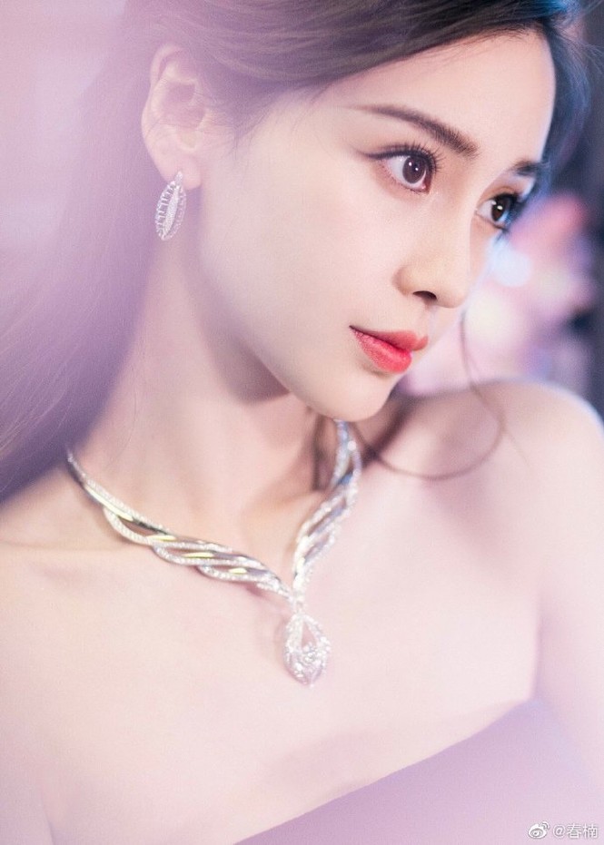 Angelababy xinh như công chúa giữa trời Paris - ảnh 27