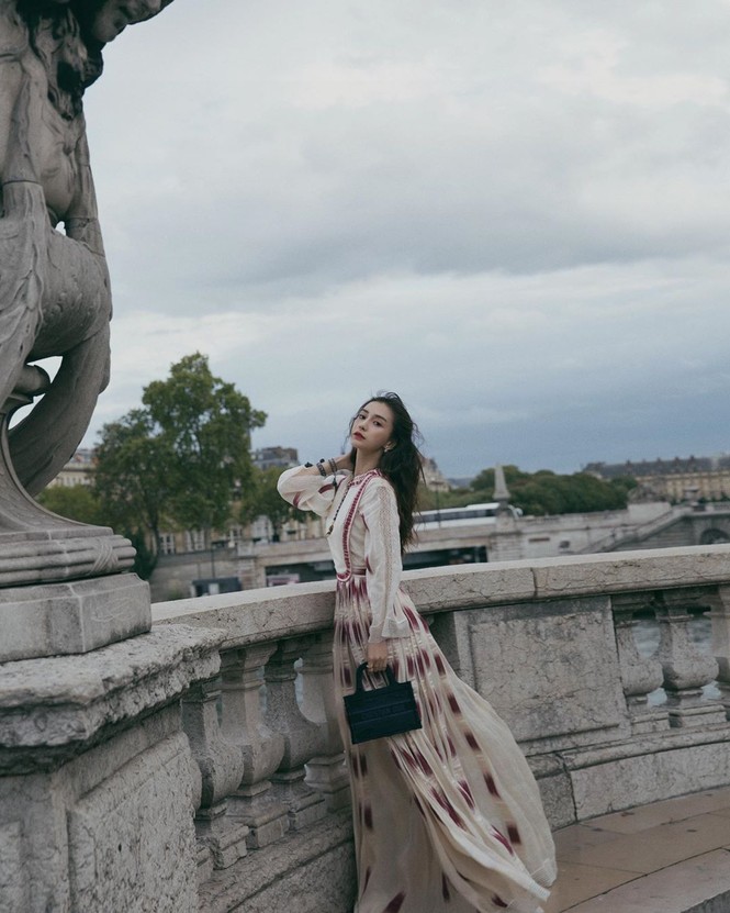 Angelababy xinh như công chúa giữa trời Paris - ảnh 8
