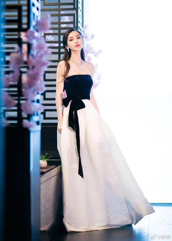 Angelababy xinh như công chúa giữa trời Paris - ảnh 24