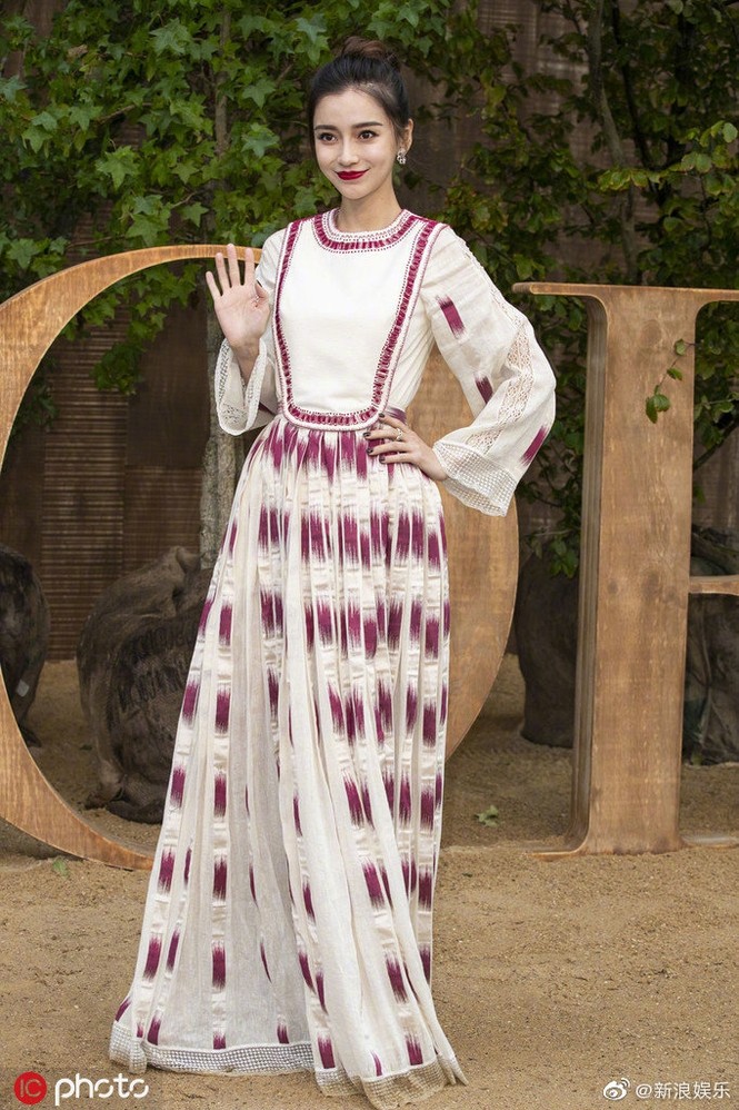 Angelababy xinh như công chúa giữa trời Paris - ảnh 13