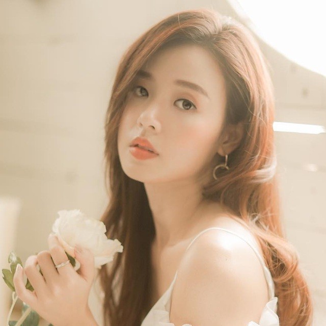 Hot girl Midu làm giảng viên, sinh viên thầm mến vì đẹp và trẻ trung - ảnh 1