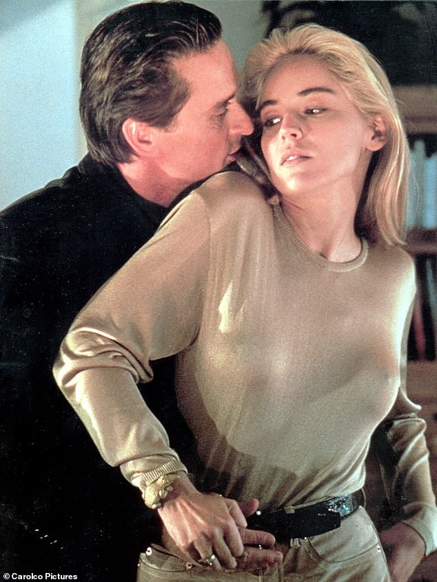 Minh tinh 'Bản năng gốc' Sharon Stone diện nội y táo bạo ở tuổi 61 - ảnh 13