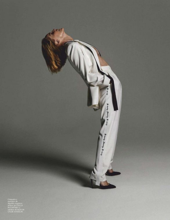Minh tinh 'Bản năng gốc' Sharon Stone diện nội y táo bạo ở tuổi 61 - ảnh 11