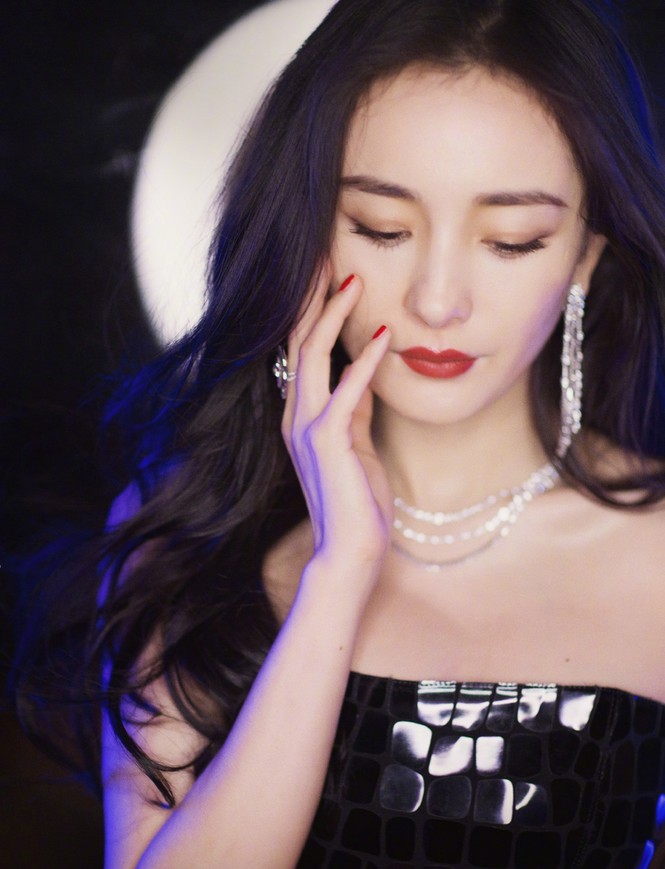 Dương Mịch diện váy xẻ quyến rũ tựa nữ thần - ảnh 5