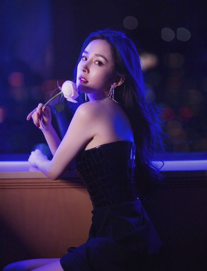 Dương Mịch diện váy xẻ quyến rũ tựa nữ thần - ảnh 10