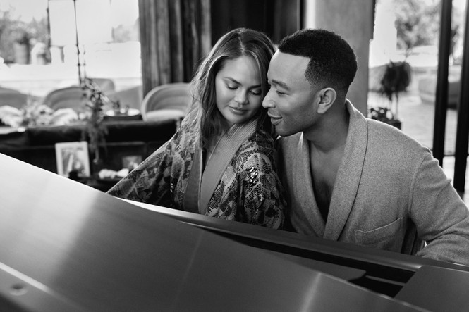 Siêu mẫu áo tắm Chrissy Teigen tình tứ ngọt ngào bên chồng - ảnh 5