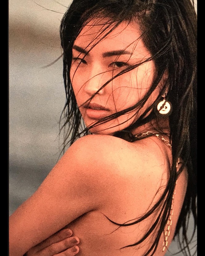 Người đẹp Hàn Quốc trở thành 'tân binh' tạp chí áo tắm Sports Illustrated - ảnh 1