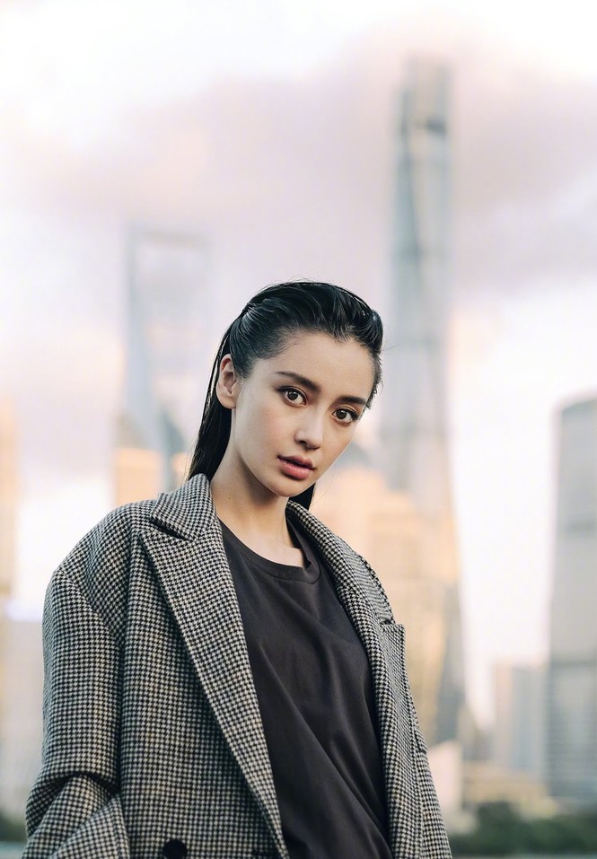 Angelababy thần thái đẹp xuất sắc, xóa tan tin đồn trục trặc với Huỳnh Hiểu Minh - ảnh 9