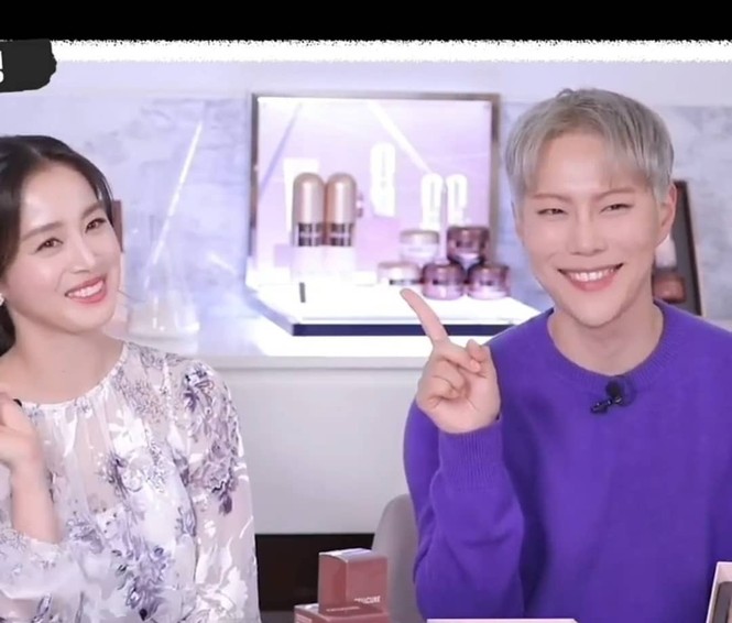 Kim Tae Hee xinh đẹp rạng rỡ sau 5 tuần sinh con thứ 2 - ảnh 3