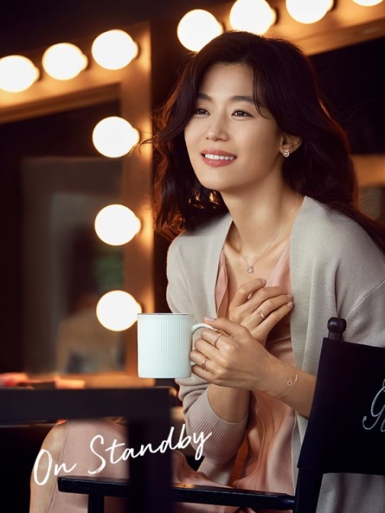 Ngỡ ngàng nhan sắc không tuổi của 'cô nàng ngổ ngáo' Jun Ji Hyun - ảnh 1