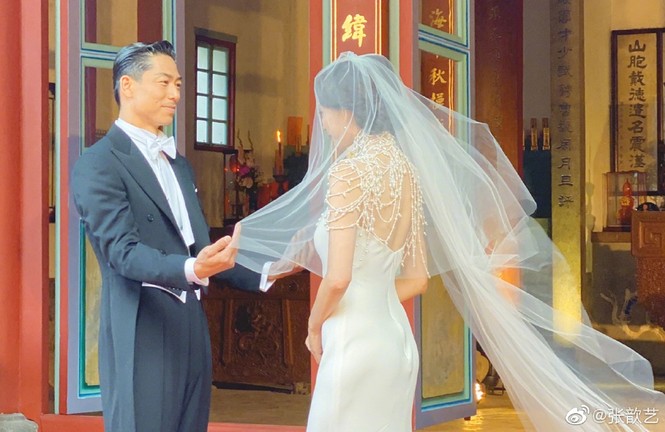 Lâm Chí Linh váy ngắn 'quẩy' thâu đêm sau đám cưới cổ tích - ảnh 9