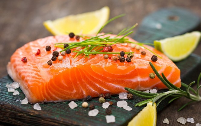 Khô mắt- triệu chứng cảnh báo cơ thể thiếu hụt vitamin D không thể bỏ qua - ảnh 1