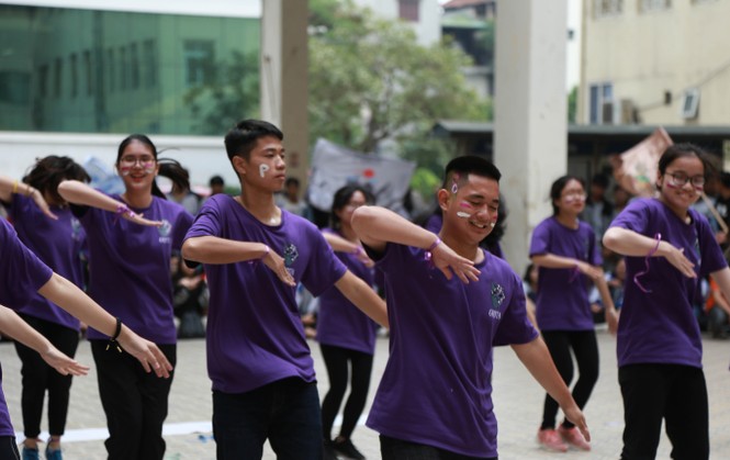 Ngày hội Flashmob náo nhiệt đa sắc màu của học sinh Chuyên Sư phạm - ảnh 4
