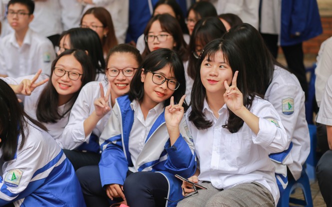 Ngày hội Flashmob náo nhiệt đa sắc màu của học sinh Chuyên Sư phạm - ảnh 10