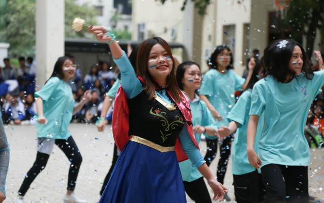 Ngày hội Flashmob náo nhiệt đa sắc màu của học sinh Chuyên Sư phạm - ảnh 7