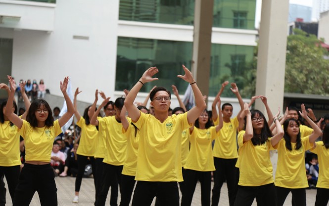 Ngày hội Flashmob náo nhiệt đa sắc màu của học sinh Chuyên Sư phạm - ảnh 3