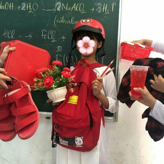 Giới trẻ 'hot rần rần' trào lưu chụp ảnh đồ vật cùng màu - ảnh 4