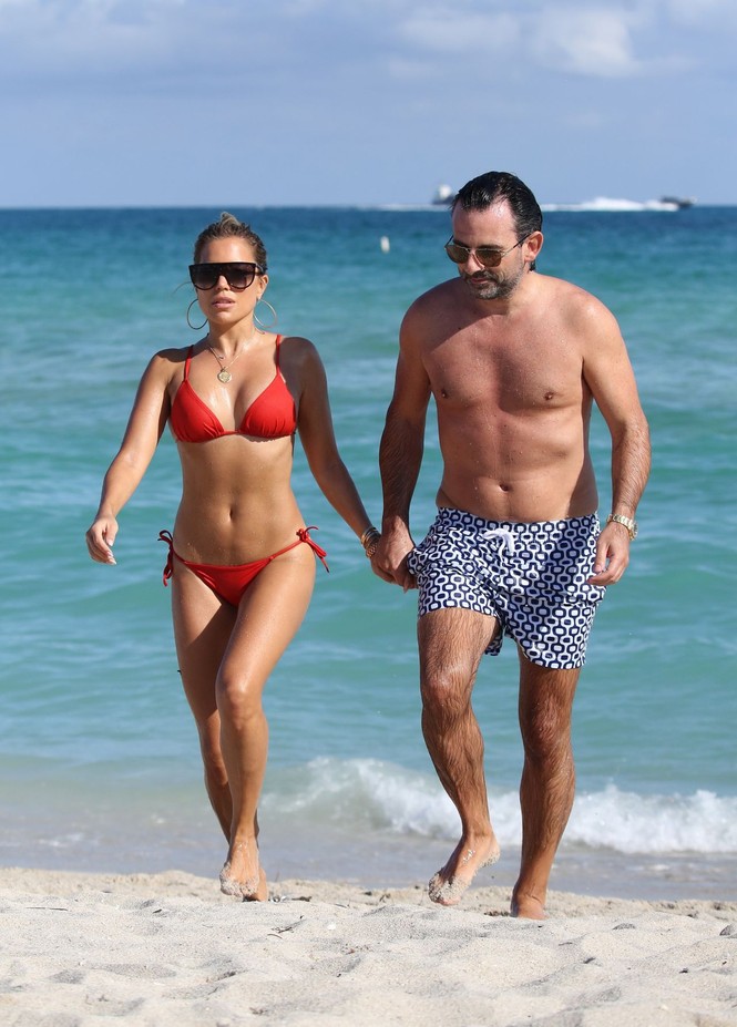 Sylvie Meis thả dáng nóng bỏng bên bạn trai ở Miami - ảnh 11