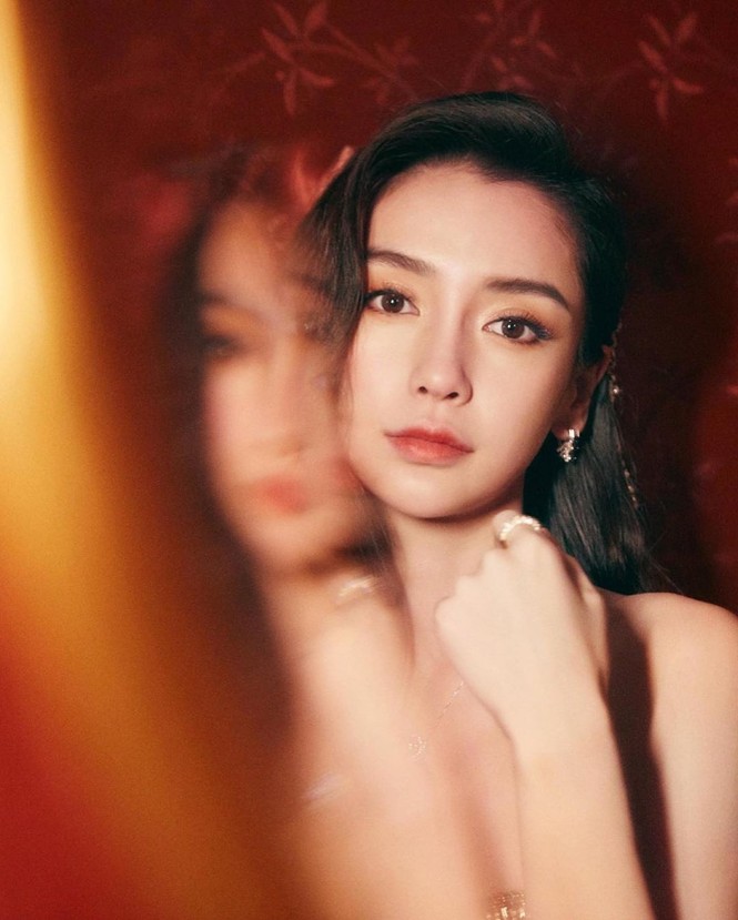 Mỹ nữ Tân Cương, Angelababy và dàn sao Hoa ngữ khoe ngực nóng bỏng - ảnh 18