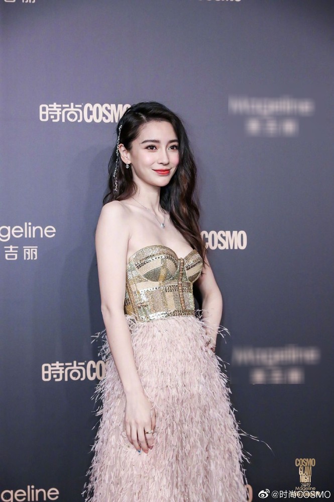 Mỹ nữ Tân Cương, Angelababy và dàn sao Hoa ngữ khoe ngực nóng bỏng - ảnh 13