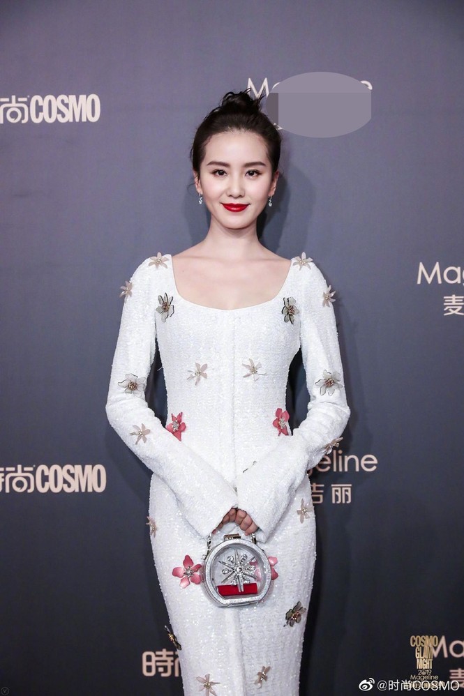 Mỹ nữ Tân Cương, Angelababy và dàn sao Hoa ngữ khoe ngực nóng bỏng - ảnh 27
