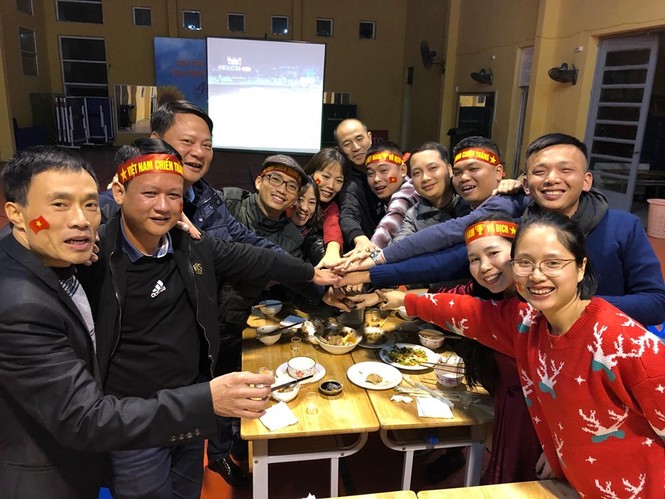 Triệu cổ động viên hò reo ăn mừng U22 Việt Nam vô địch SEA Games 30 - ảnh 13