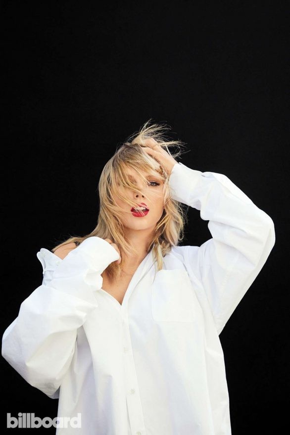 Taylor Swift bất ngờ khoe dáng tròn đầy nảy nở - ảnh 7