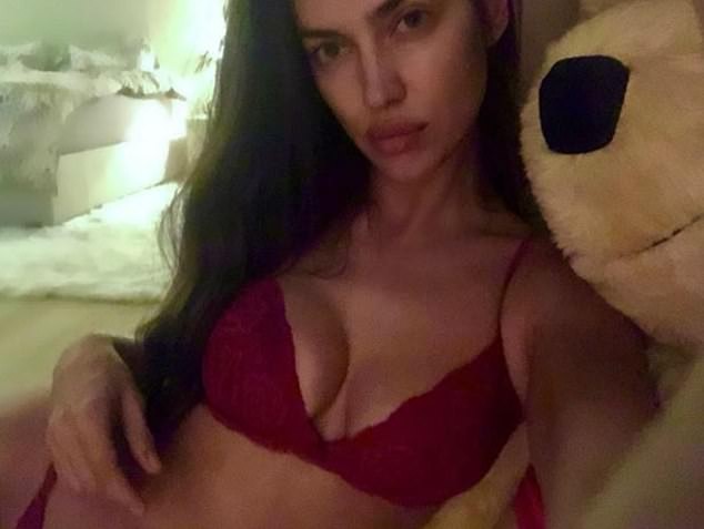 Irina Shayk nóng bỏng như 'quả bom gợi cảm' - ảnh 7