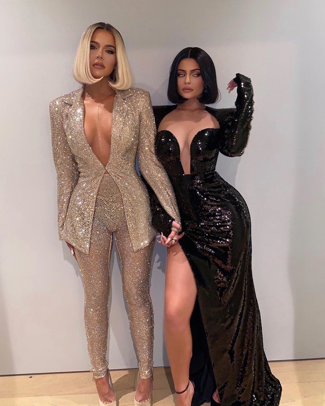 Kylie Jenner diện nội y tôn ngực tròn đầy - ảnh 9