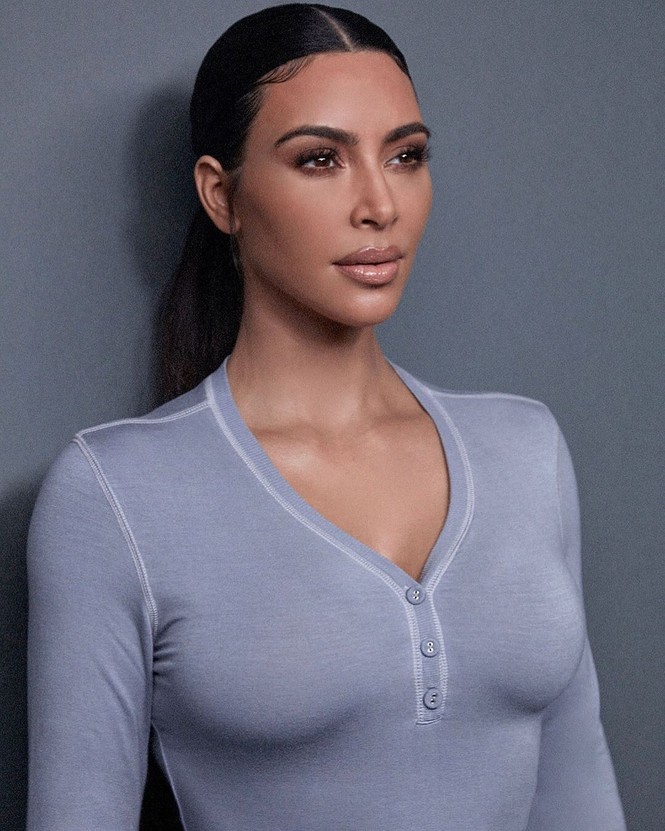Kim Kardashian ngực đầy hở bạo hóa thân thành Elizabeth Taylor - ảnh 14