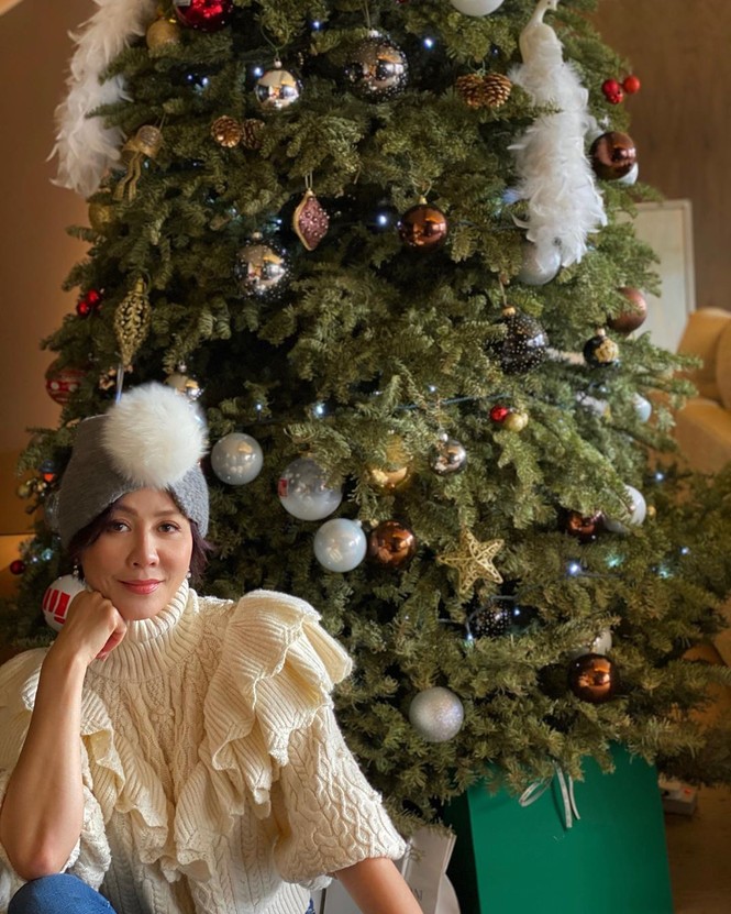 Chị em Kim Kardashian, tưng bừng không khí Noel - ảnh 14
