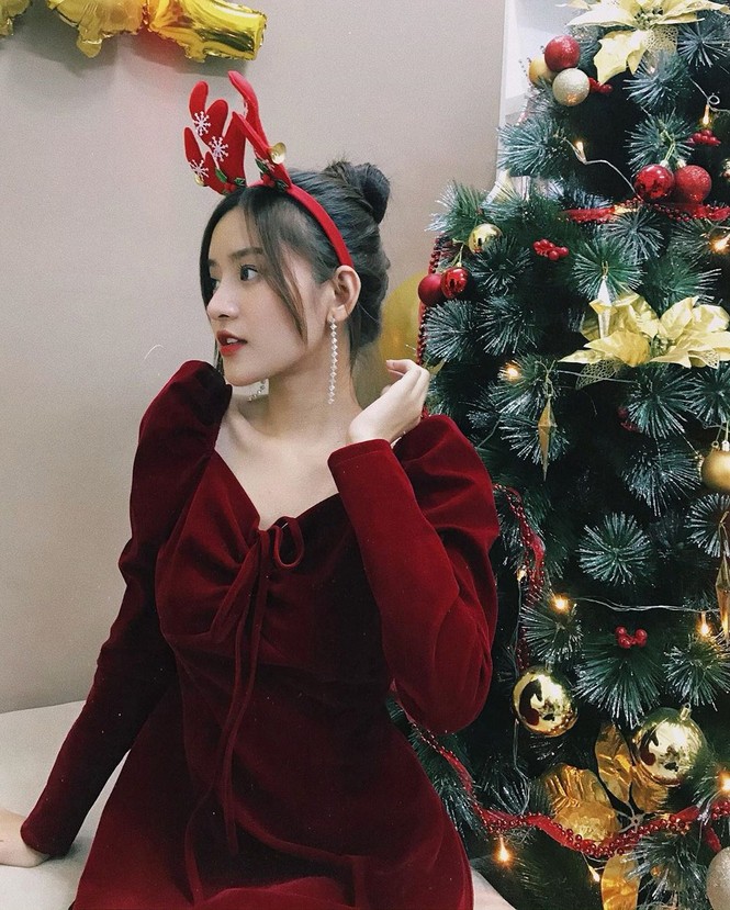 Đoàn Văn Hậu và dàn hot girl đón Giáng sinh rộn ràng ấm áp - ảnh 17