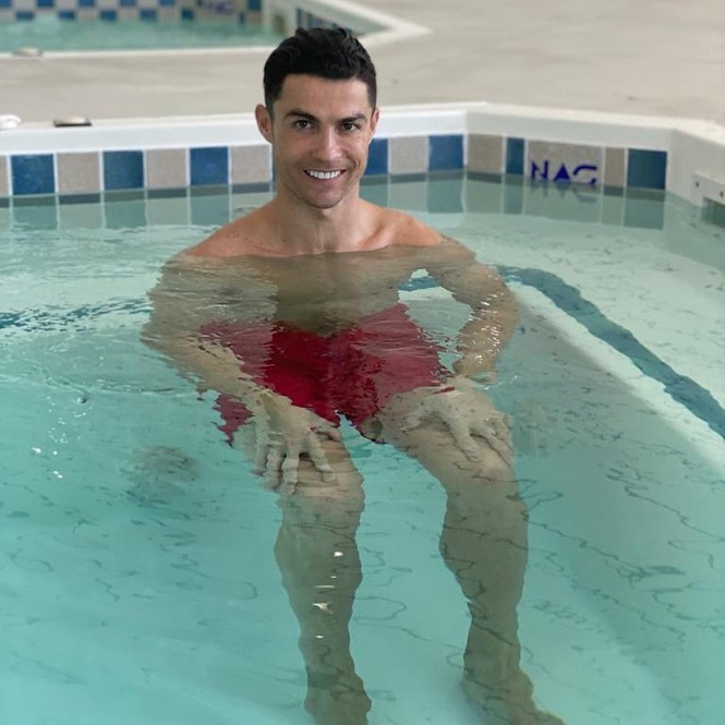 Cristiano Ronaldo và bạn gái gợi cảm đi nghỉ ở Dubai - ảnh 6