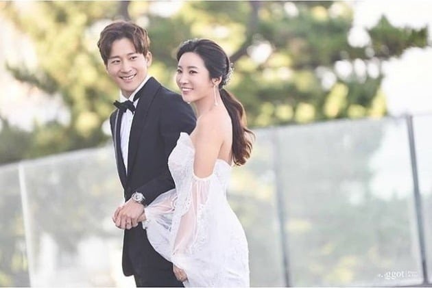 Vợ chồng Bi Rain - Kim Tae Hee sánh đôi tại đám cưới em trai - ảnh 4