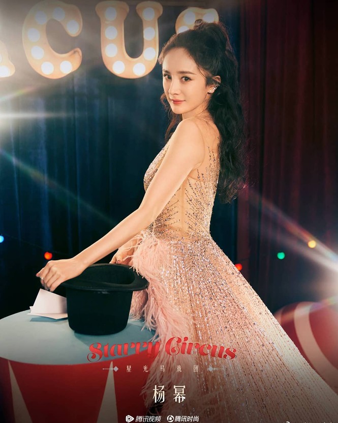 Dương Mịch cực xinh trong gala mừng xuân, trổ tài 'bắn rap thần sầu' - ảnh 14