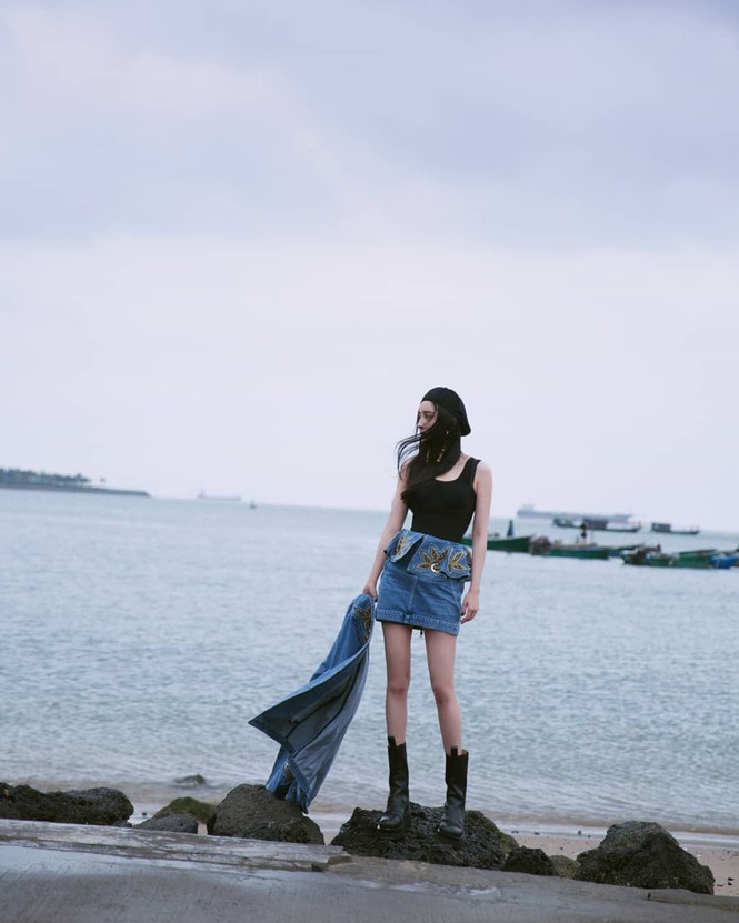 Dương Mịch cực xinh trong gala mừng xuân, trổ tài 'bắn rap thần sầu' - ảnh 6