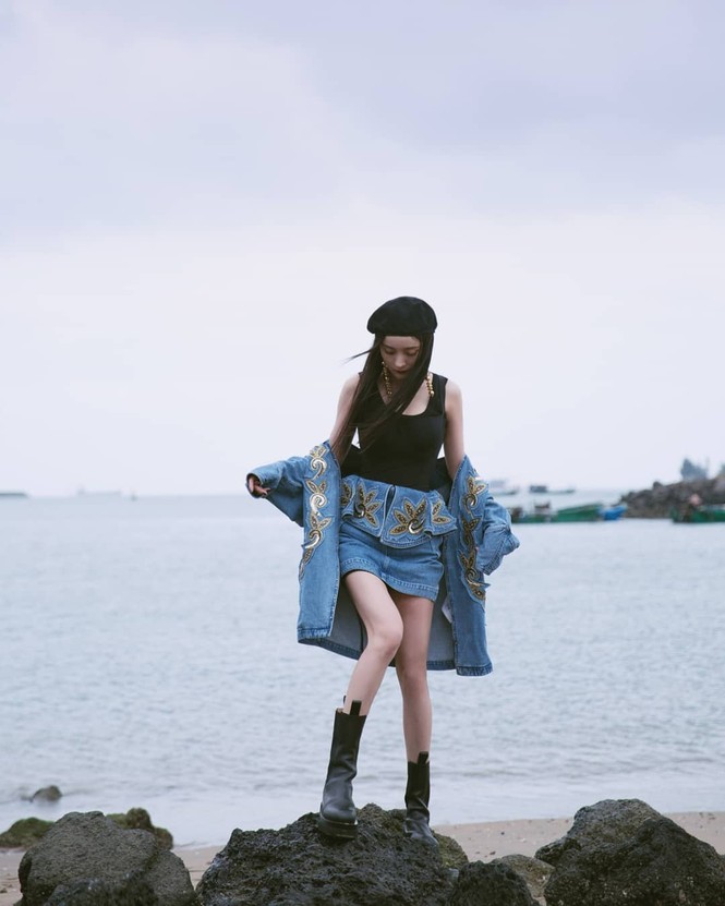 Dương Mịch cực xinh trong gala mừng xuân, trổ tài 'bắn rap thần sầu' - ảnh 7