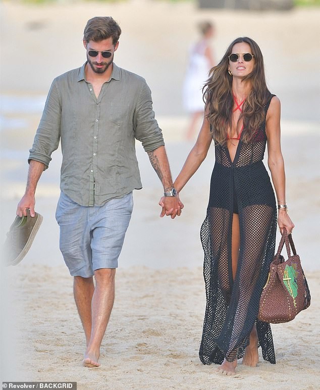 Siêu mẫu Samba Izabel Goulart mặn nồng bên hôn phu kém 6 tuổi - ảnh 6