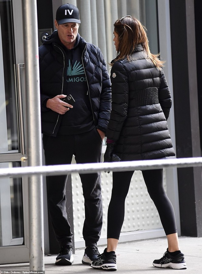 Con gái 18 tuổi của Cindy Crawford 'thả rông ngực' với váy khoét sâu - ảnh 9