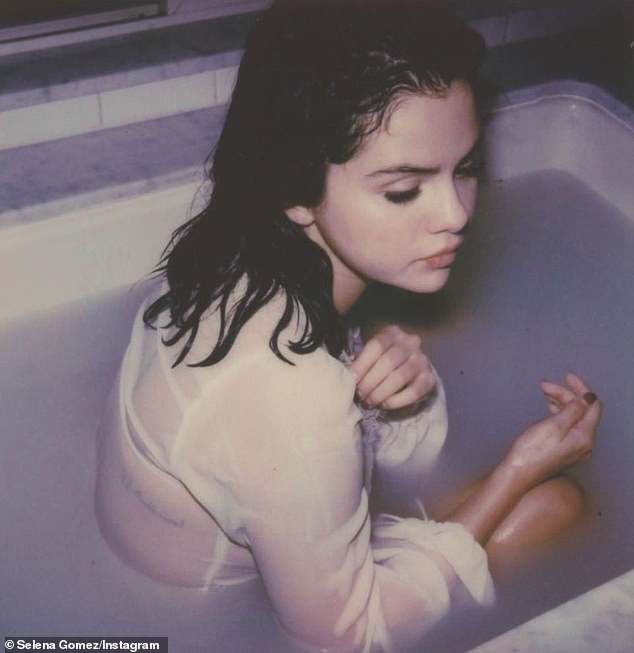 Selena Gomez quyến rũ hút hồn, không yêu ai từ khi chia tay Justin Bieber - ảnh 8