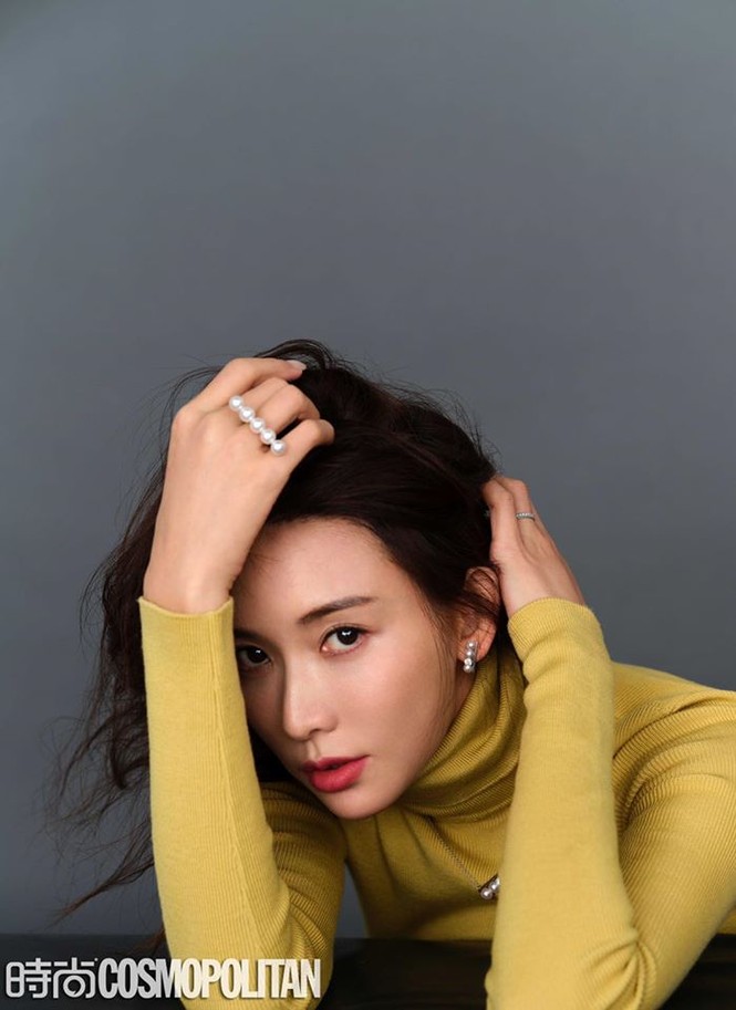 Lâm Chí Linh mặc áo xẻ ngực gợi cảm cùng chồng trẻ dự Grammy - ảnh 13