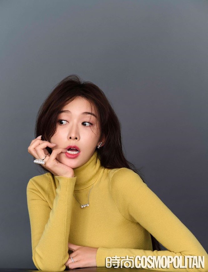 Lâm Chí Linh mặc áo xẻ ngực gợi cảm cùng chồng trẻ dự Grammy - ảnh 12