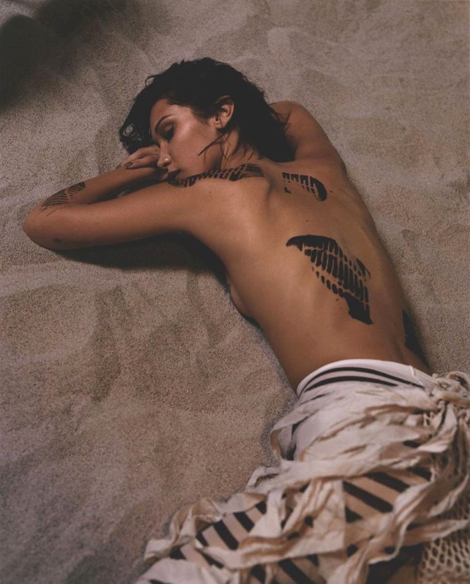 Bella Hadid bán nude rực lửa thanh xuân - ảnh 11