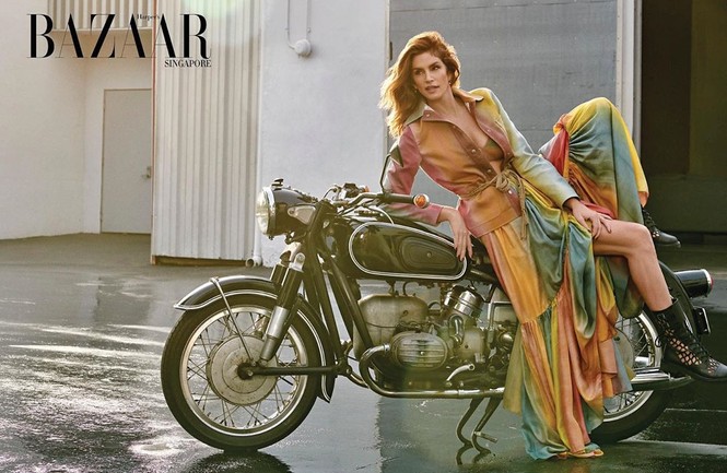 Siêu mẫu huyền thoại Cindy Crawford U60 trẻ đẹp rạng ngời - ảnh 3