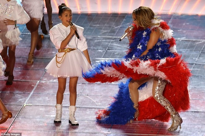 Jennifer Lopez 50 tuổi múa cột mặc bốc lửa nhảy sung ở Miami - ảnh 9