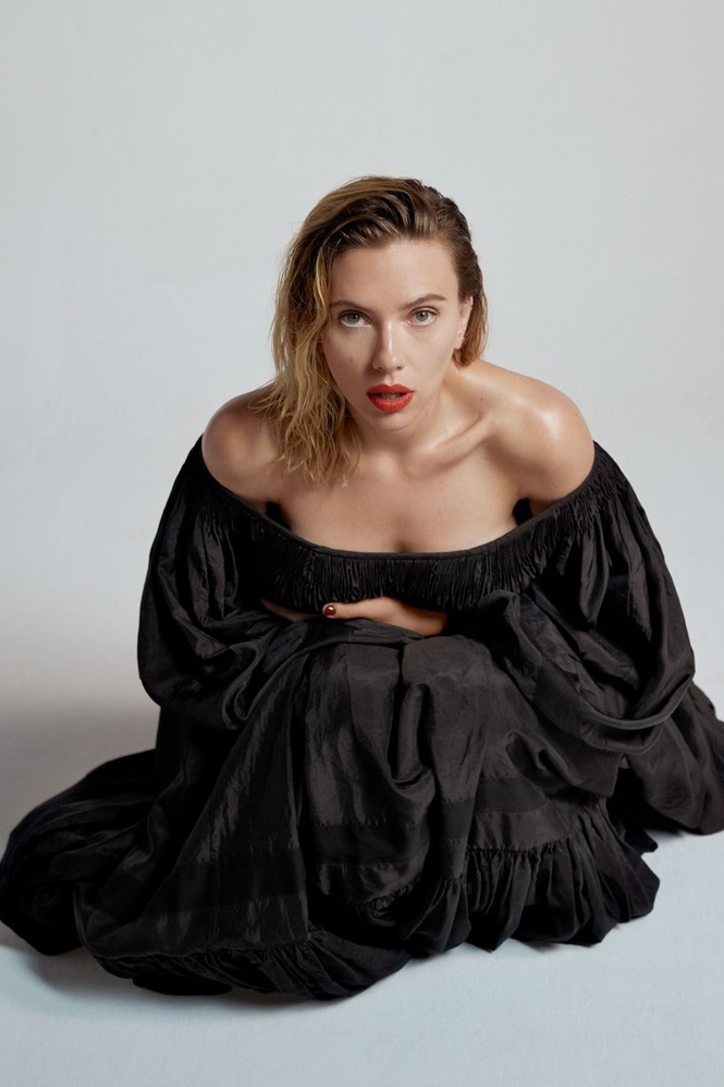 Scarlett Johansson đường cong tròn đầy trên thảm đỏ BAFTAs 2020 - ảnh 13