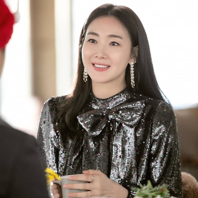 Choi Ji Woo bất ngờ xuất hiện trong 'Hạ cánh nơi anh' khiến fan thích thú - ảnh 5