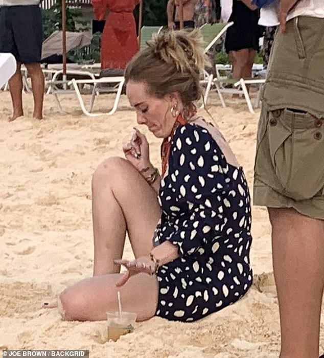 'Họa mi nước Anh' Adele xinh đẹp gợi cảm sau khi giảm tới 45kg - ảnh 7
