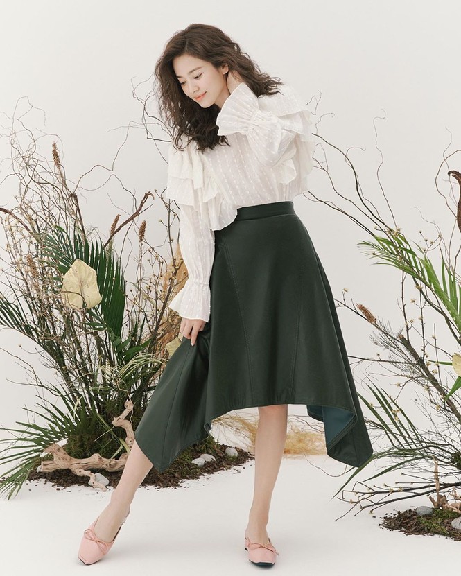 Song Hye Kyo tóc xù xinh đẹp ngất ngây trong loạt ảnh tung đúng Valentine - ảnh 13
