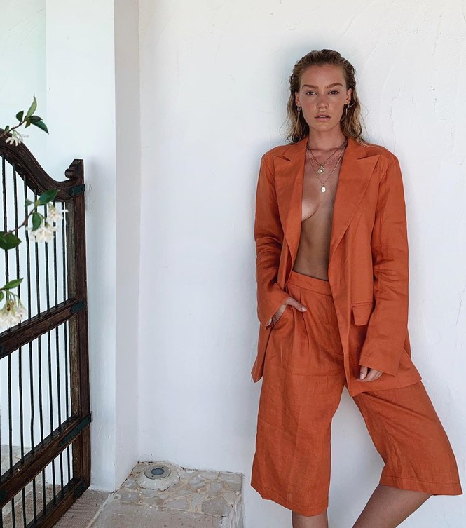 Georgia Gibbs khoe trọn đường cong trên biển - ảnh 14